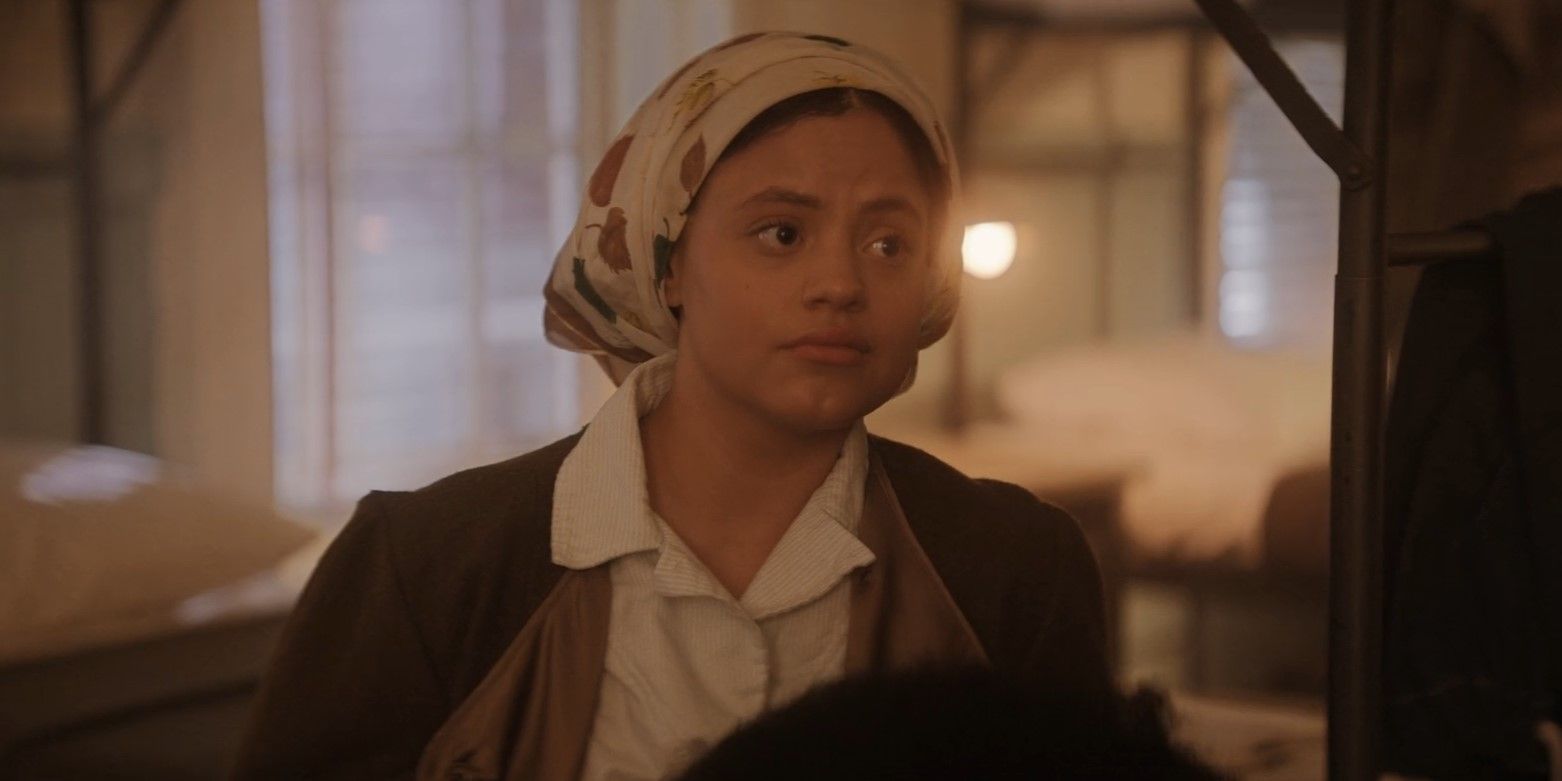 Dolores Washington (Sarah Jeffery) em Os Seis, Triplo Oito