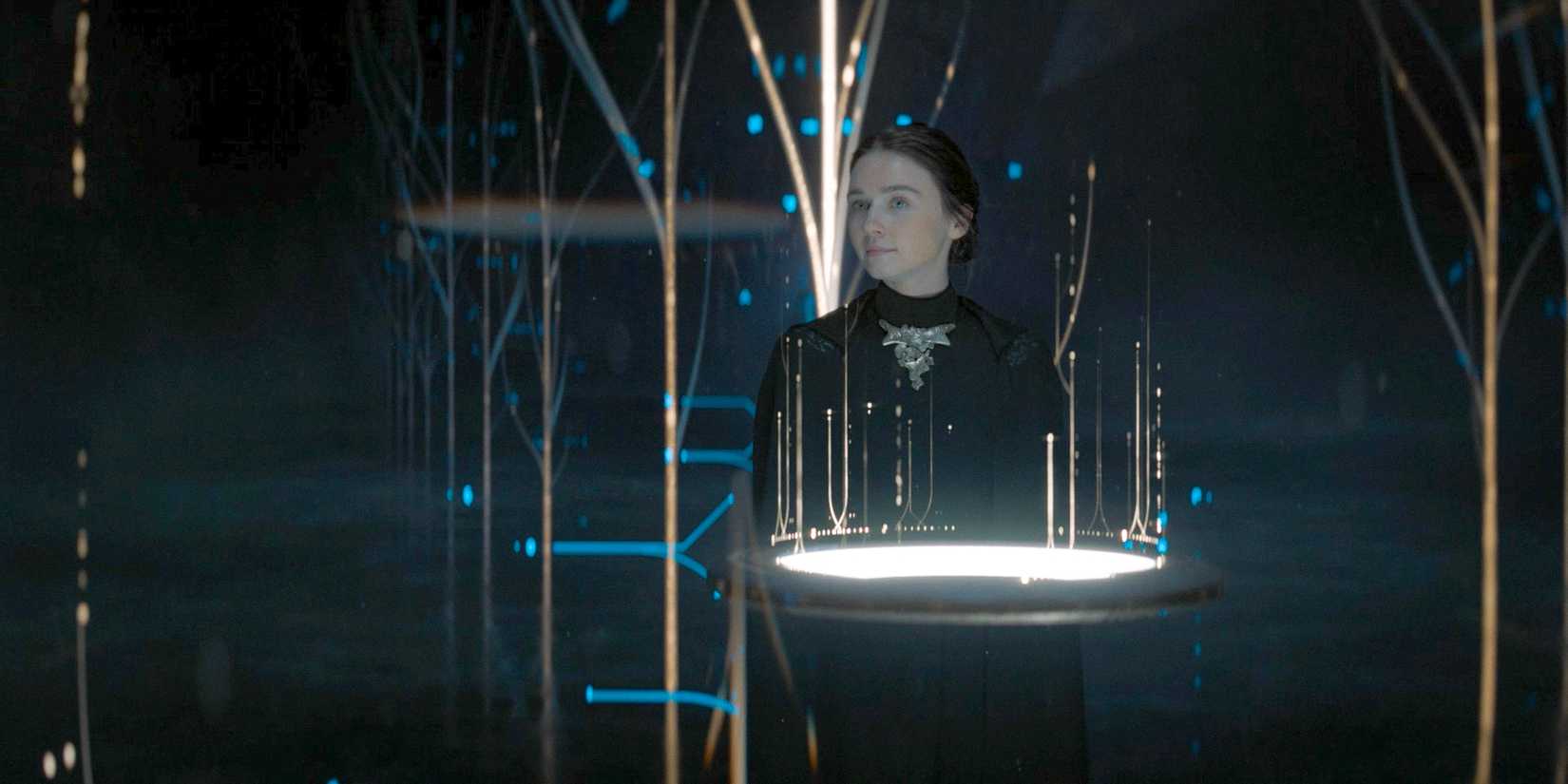 Young Valya (Jessica Barden) introduces her allies to Raquella's project, Anirul in Dune: Prophecy Season 1 Ep 6