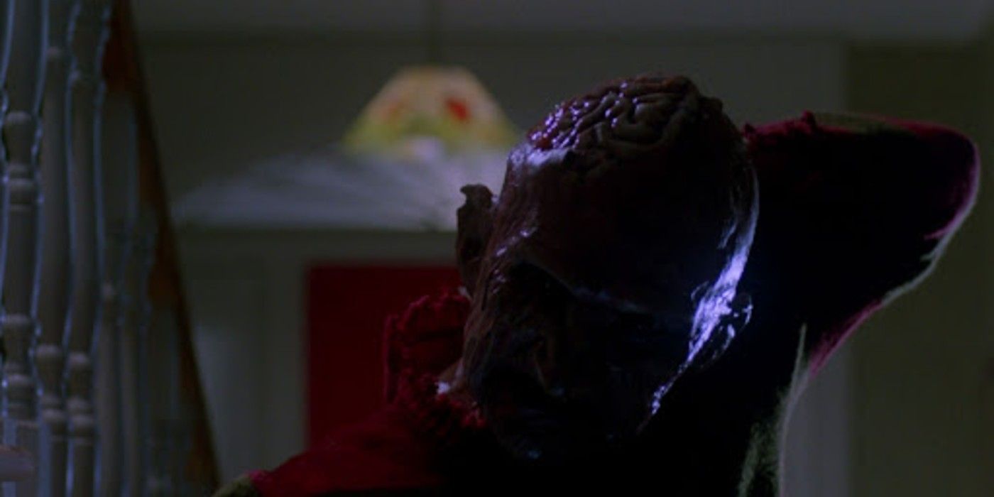 Freddy Krueger expõe seu cérebro em A Nightmare on Elm Street 2