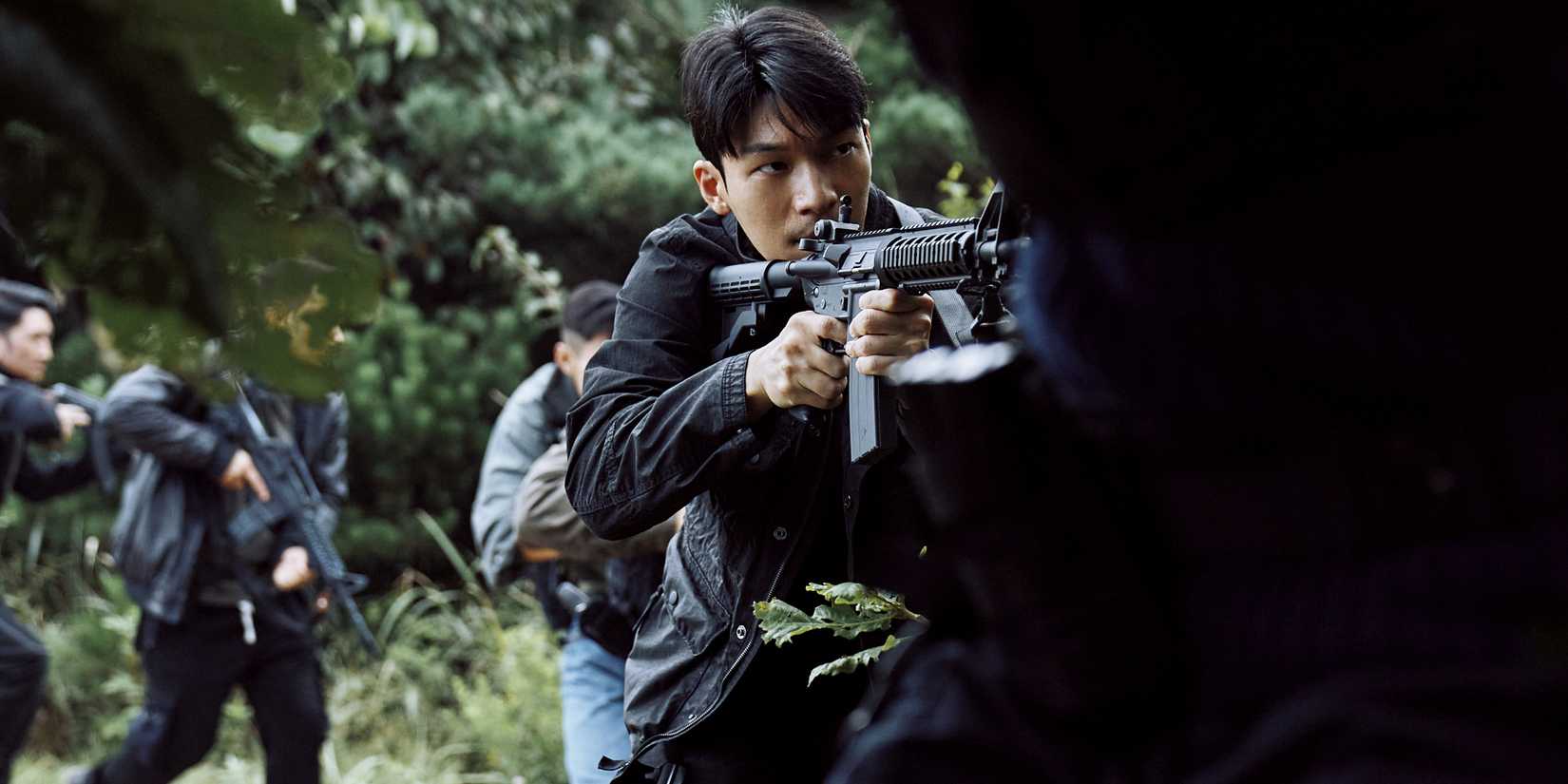Hwang Jun-ho and the mercenaries in Squid Game