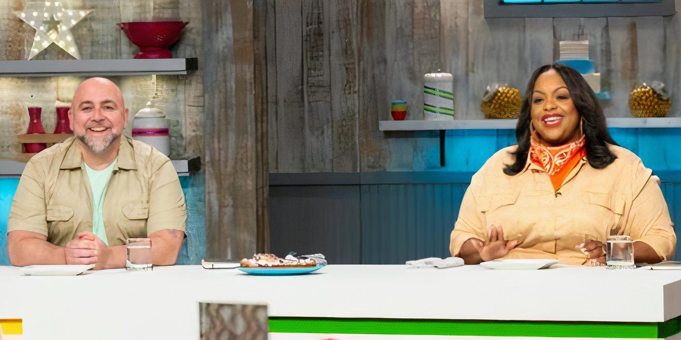 A 13ª temporada do Kids Baking Championship apresenta Duff Goldman e Kardea Brown sorrindo na mesa dos jurados