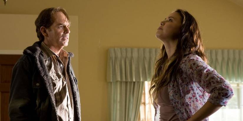 Billy Bob Thornton as Slate talking to Moon Bloodgood as Marina in Faster