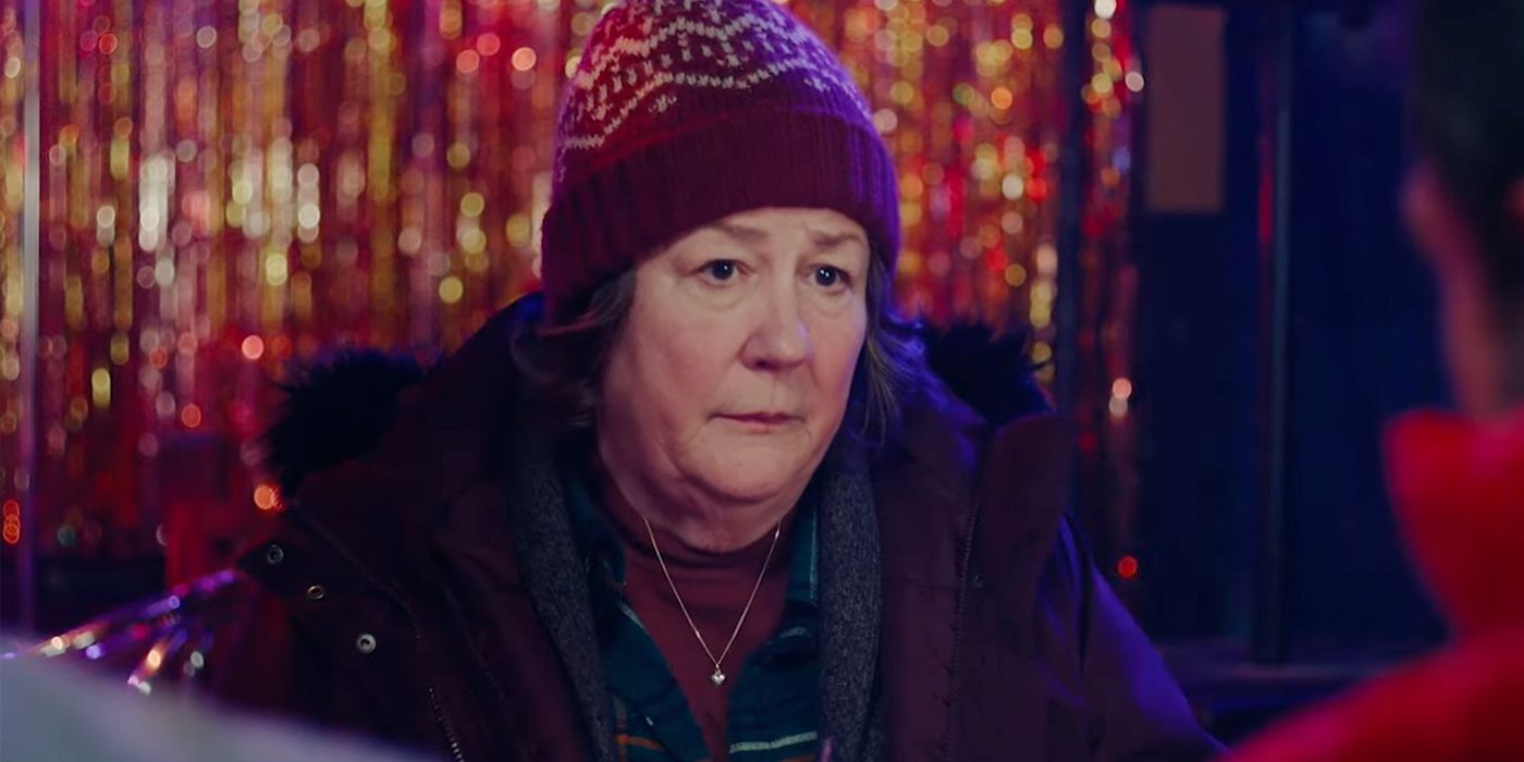 Margot Martindale parece séria em The Sticky 2-1