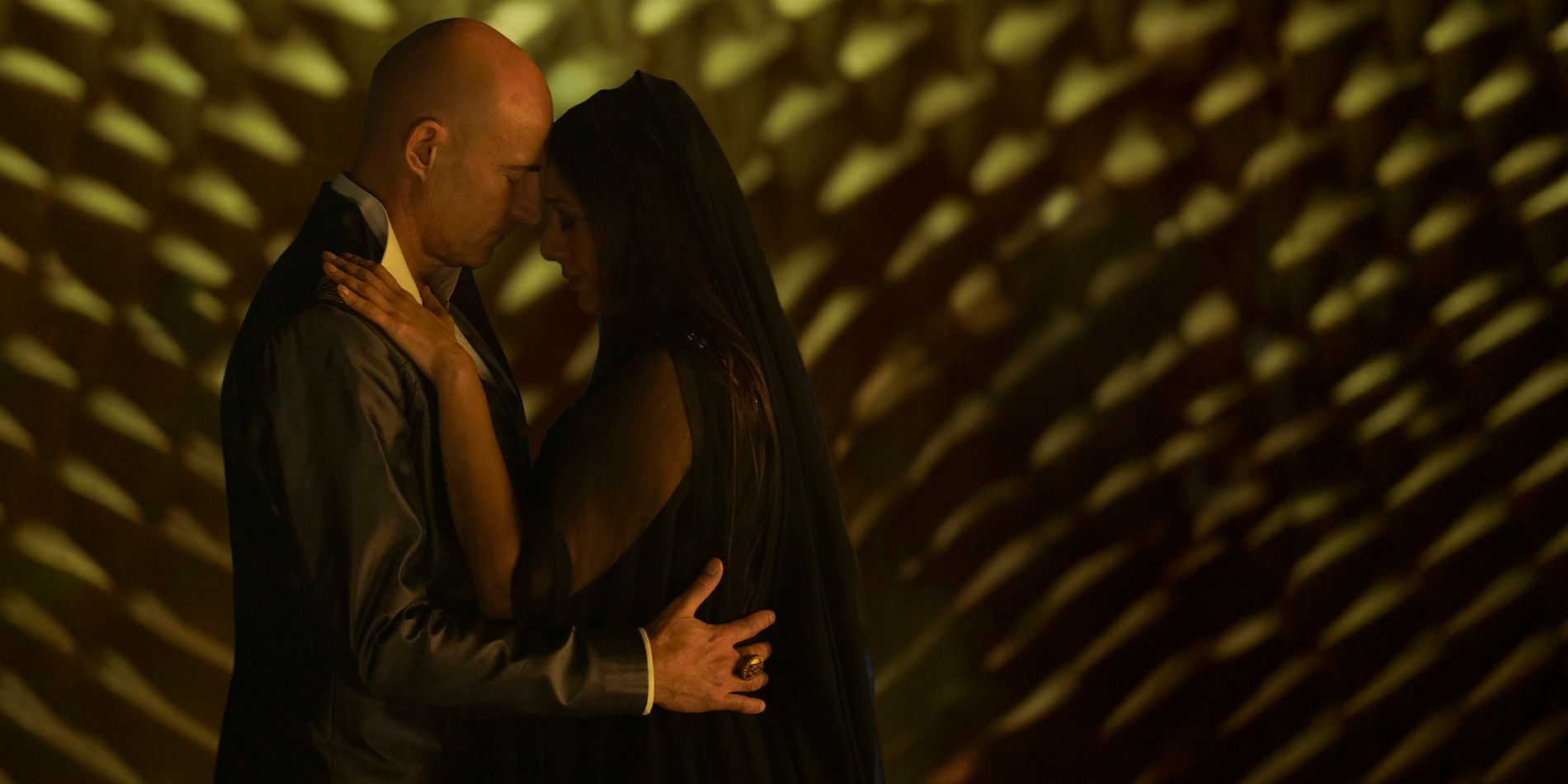 Mark Strong et Taboo dans le sixième épisode de The Dune Prophecies