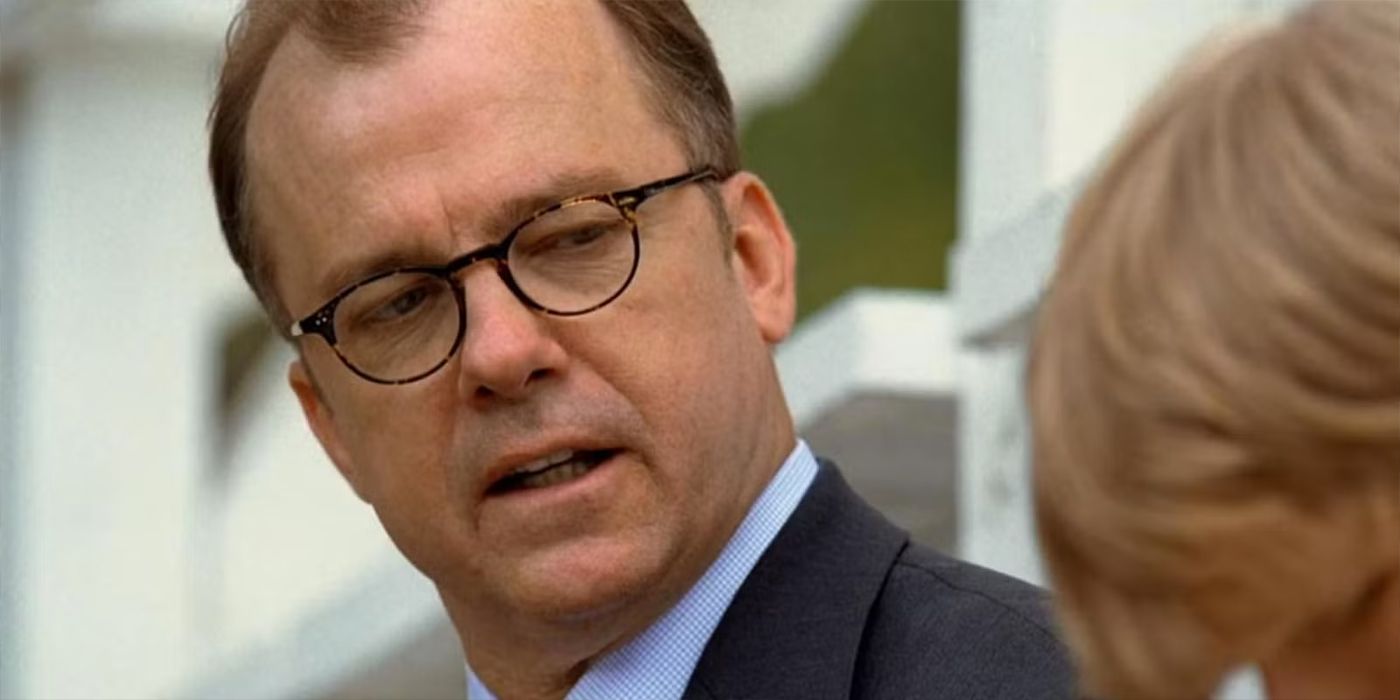 Stanley Howard talking in Criminal Minds while wearing a suit