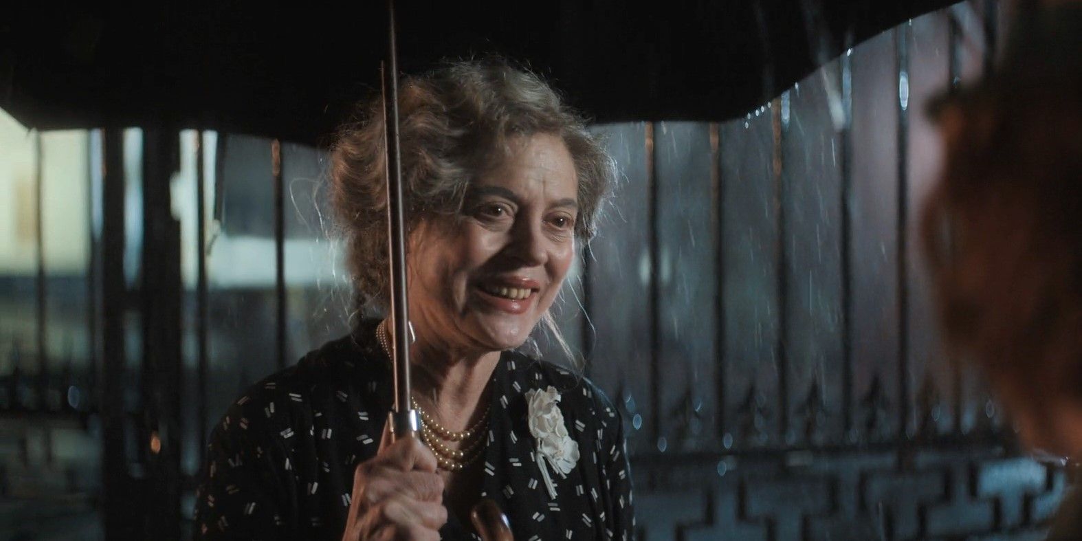 Eleanor Roosevelt (Susan Sarandon) em Os Seis, Triplo Oito