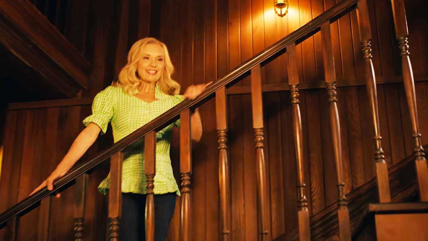 Virgin River: How Old Muriel Is (& Her Age Gap With Cameron) Explained