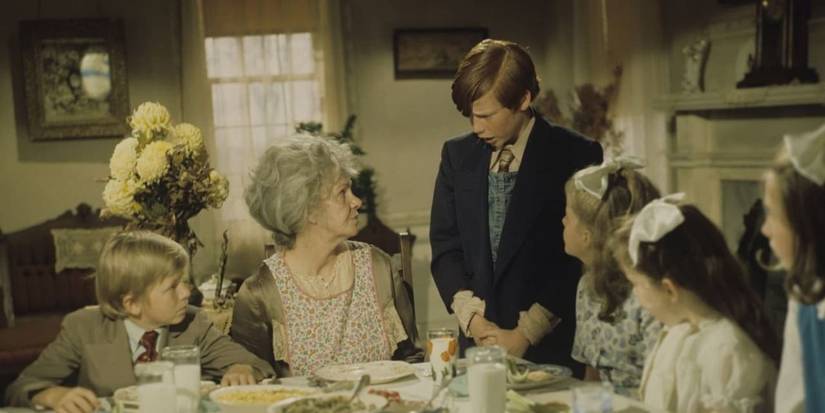 The Faulk family having a meal together in The Thanksgiving Visitor.