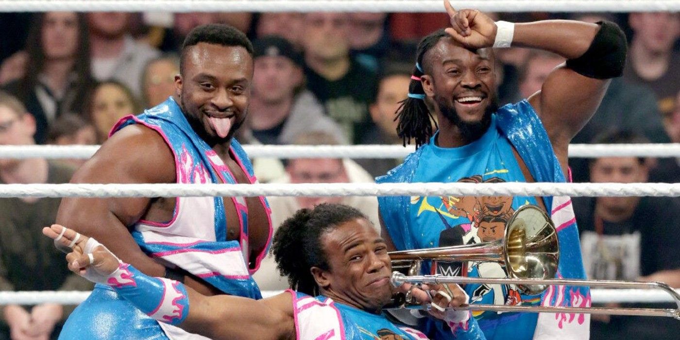 The New Day posa antes de defender seu WWE Tag Team Championship no TLC 2015