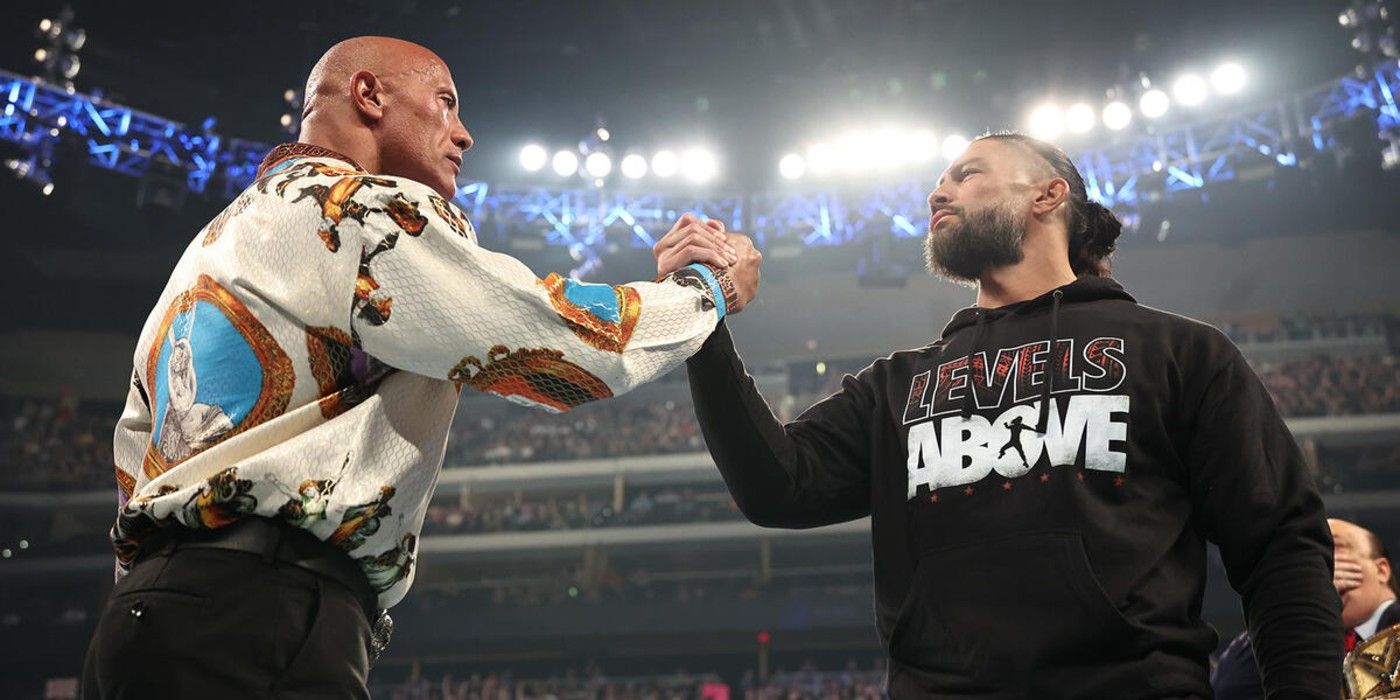 The Rock e Roman Reigns apertam as mãos no WWE Friday Night SmackDown