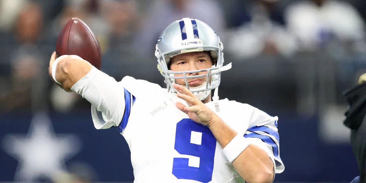 Tony Romo throwing the ball for the Dallas Cowboys