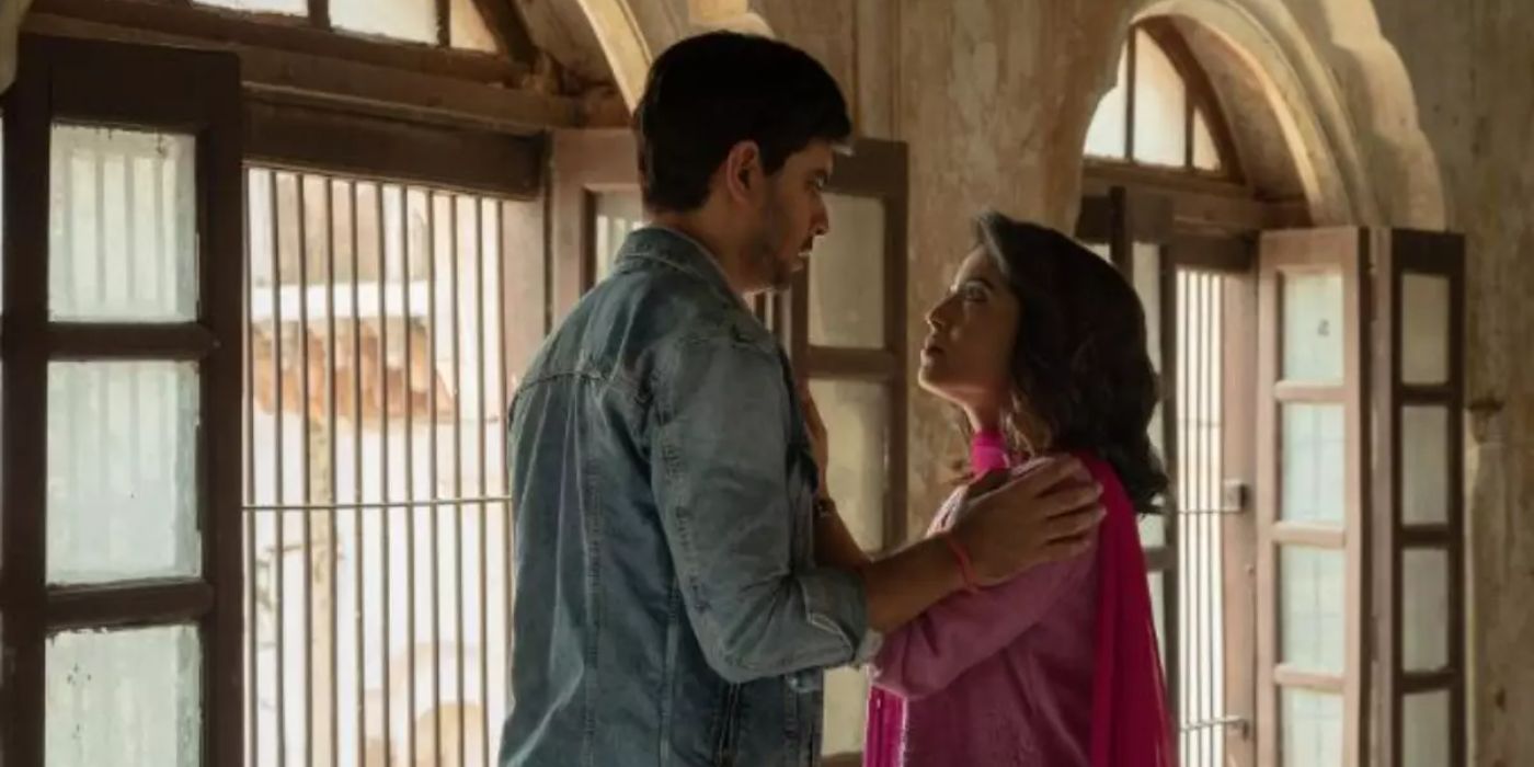 Vikrant (Tahir Raj Bhasin) memeluk Shikha (Shweta Tripathi) di Yeh Kaali Kaali Ankhein.