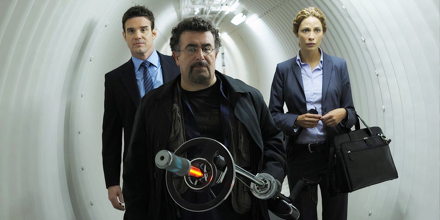 Warehouse 13 Season 1 Main cast all walking through a tunnel