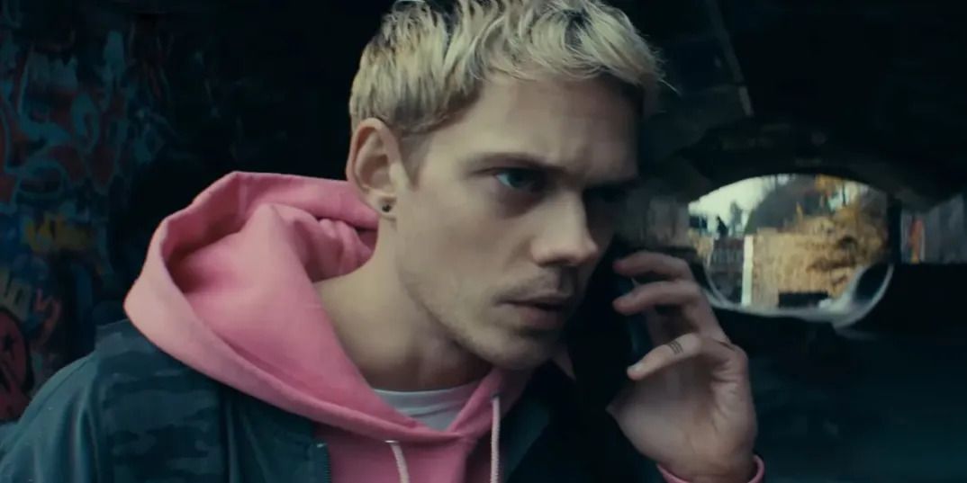 Bill_Skarsgard_looking_confused_while_on_a_phone_call_in_Locked
