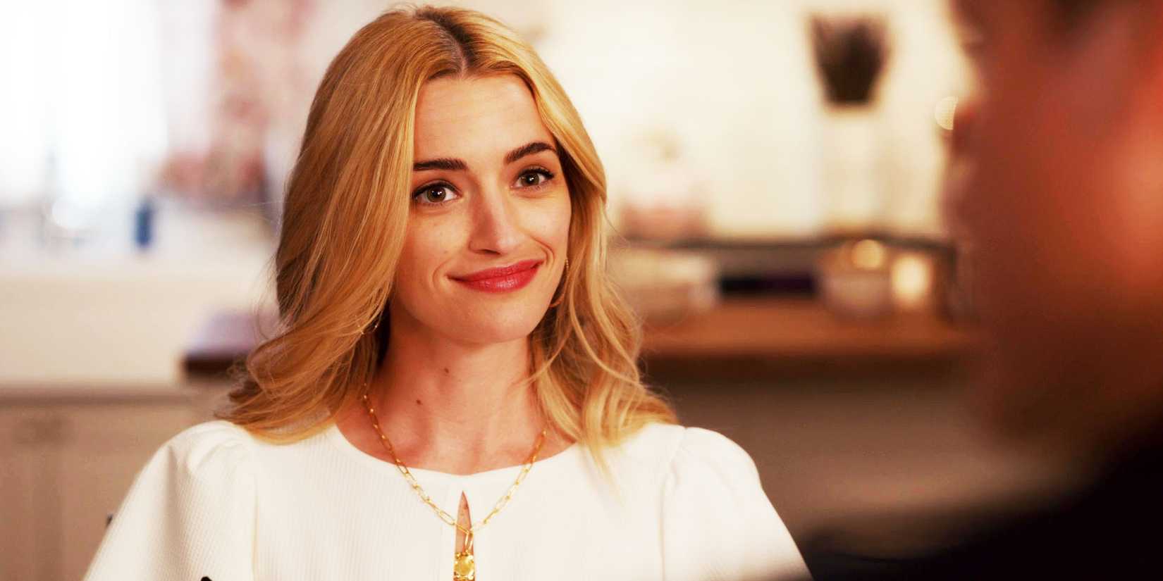 Brianne Howey smiling as Georgia in Ginny and Georgia season 2