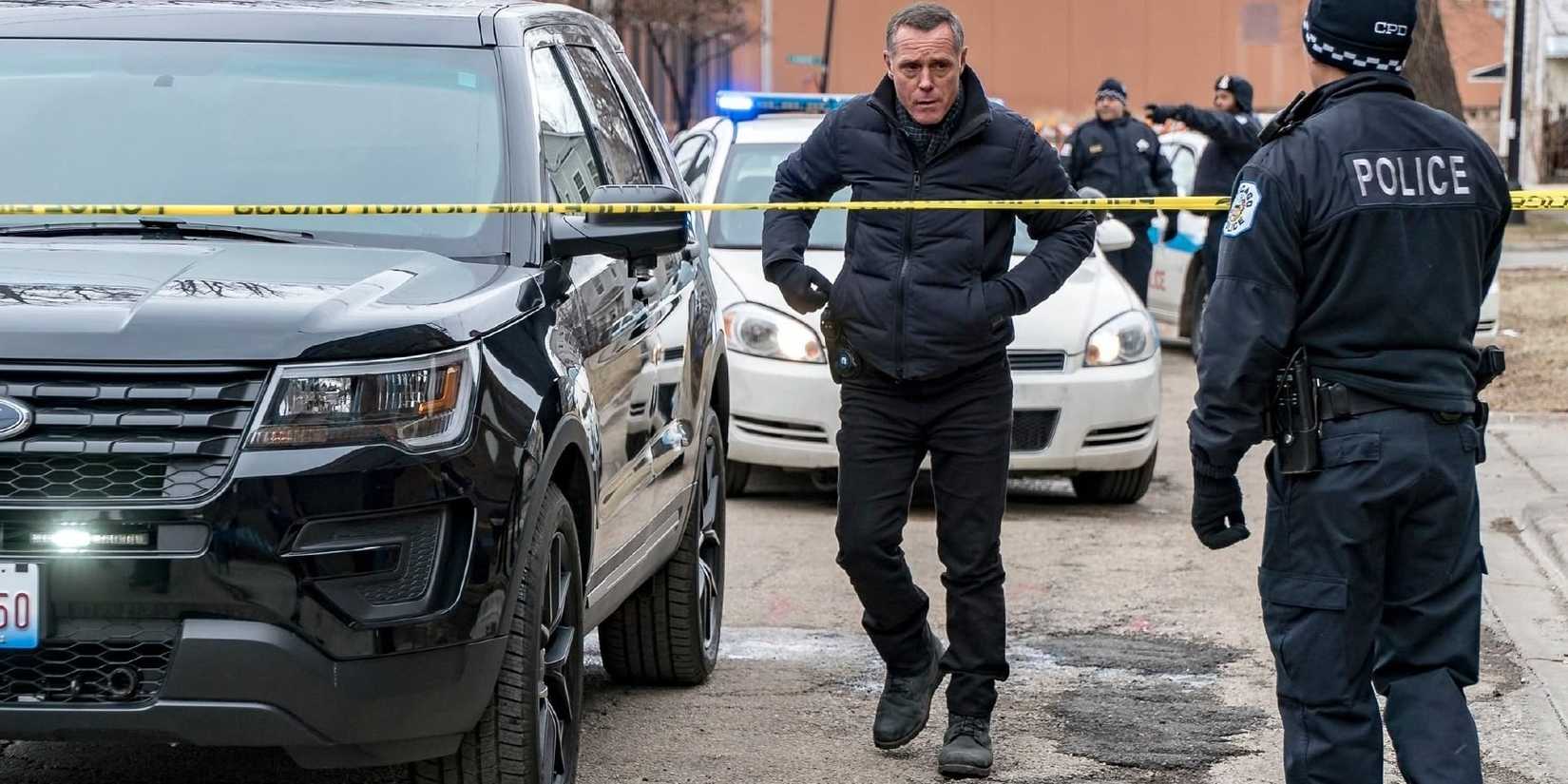 Chicago-PD-Voight-in-Emotional-Proximity