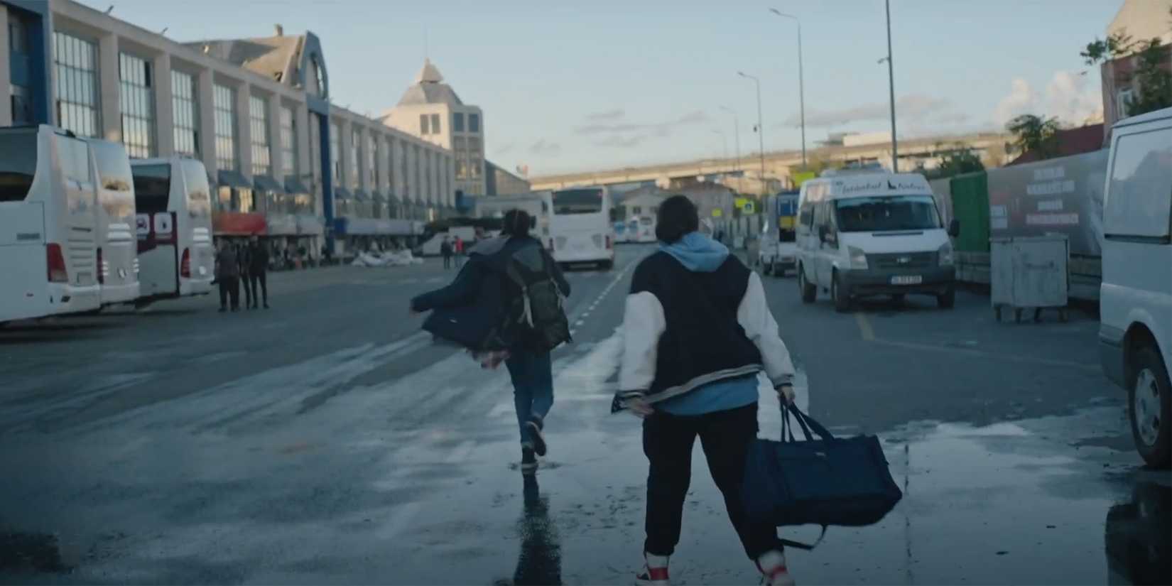 Ebada Hassan & Safiyya Ingar running in the street in Brides