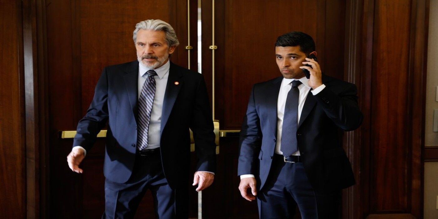 Torres and Parker in the elevator in NCIS