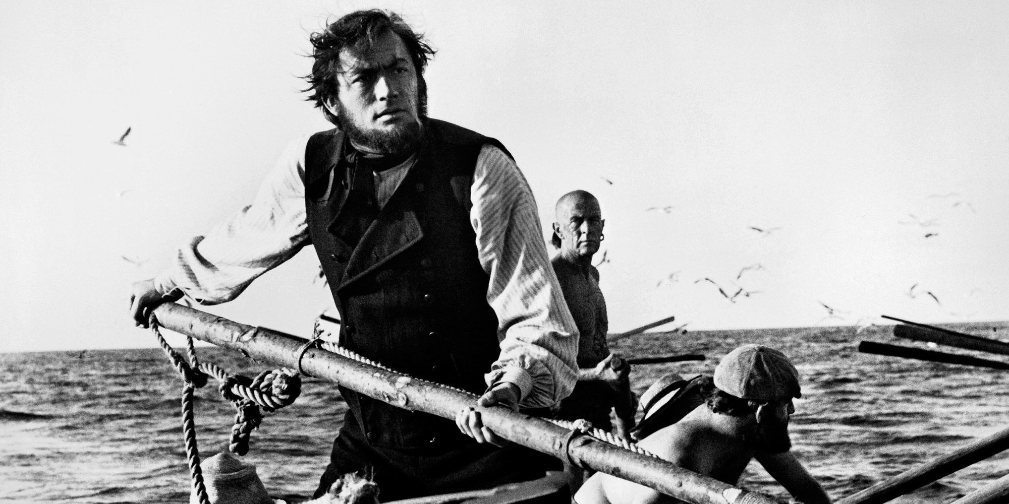 Gregory Peck su una barca in Moby Dick