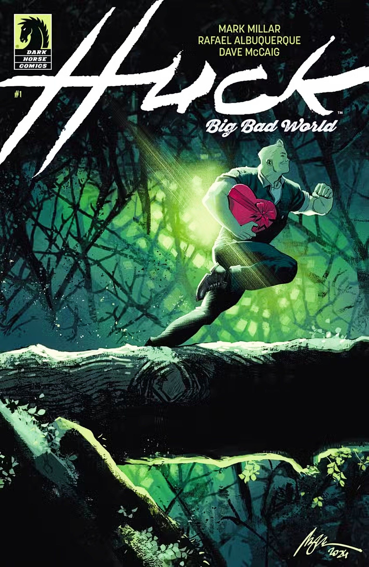 Обложка книги Huck Big Bad World # 1: Гек бежит по лесу с коробкой в ​​форме сердца.