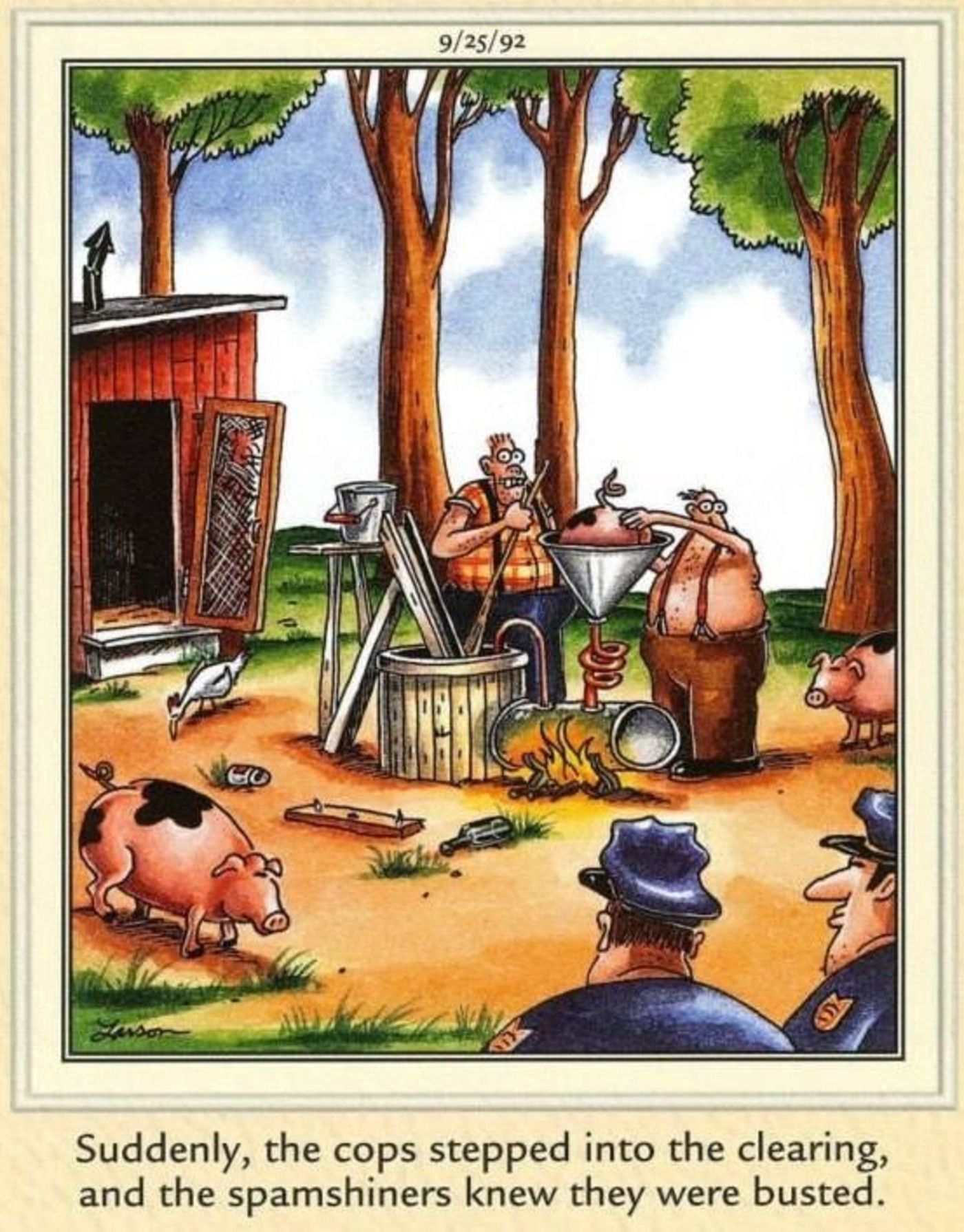 Far Side, moonshiners com porcos enquanto os policiais chegam.