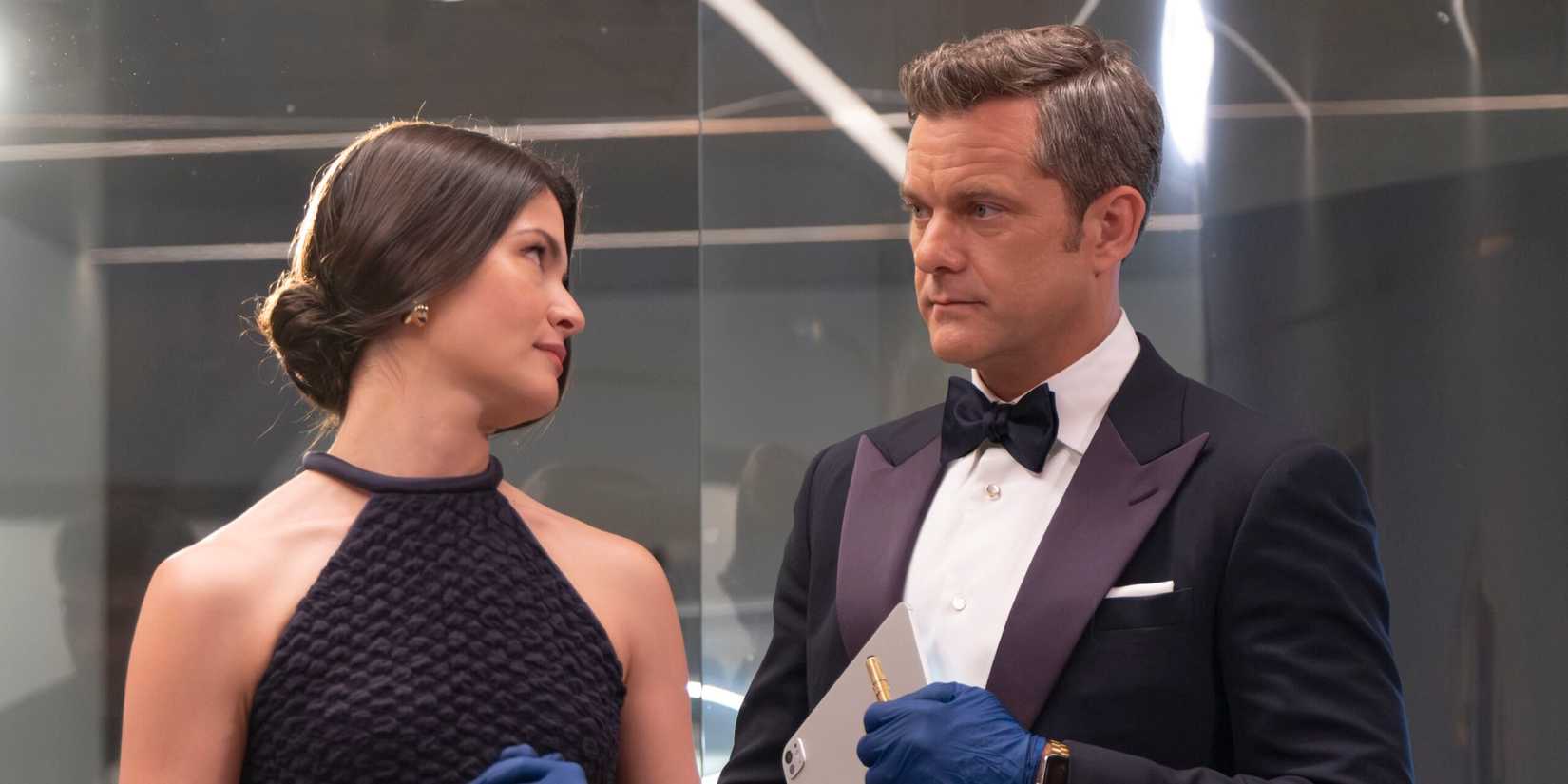 Joshua Jackson as Max and Philippa Soo as Avery in Doctor Odyssey