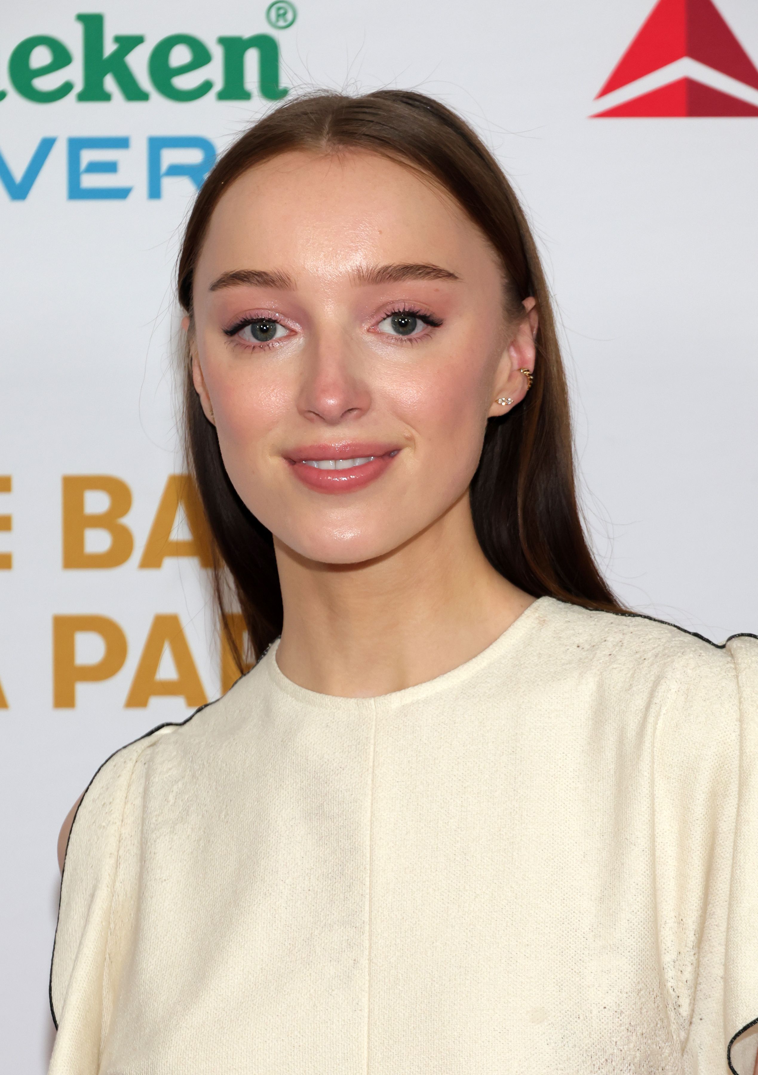 HeadsH๏τ Of Phoebe Dynevor