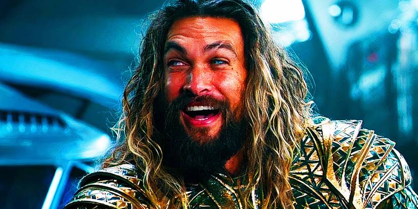 Jason Momoa's Aquaman smiling in Justice League