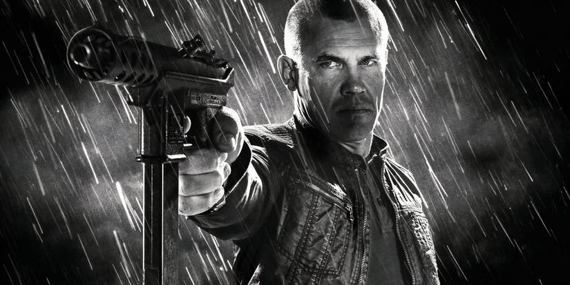 Close-up of Josh Brolin aiming a gun in in Sin City: A Dame to Kill For