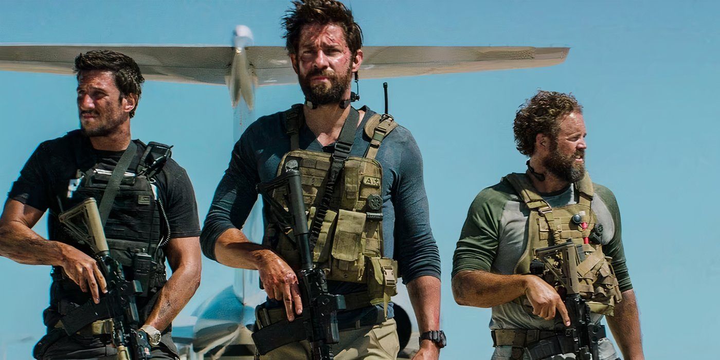 John Krasinski as Jack Silva leading his team off a plane in 13 Hours