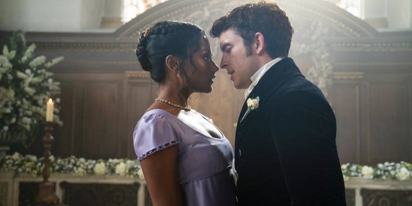 Kate (Simone Ashley) and Anthony (Jonathan Bailey) about to kiss in Bridgerton.