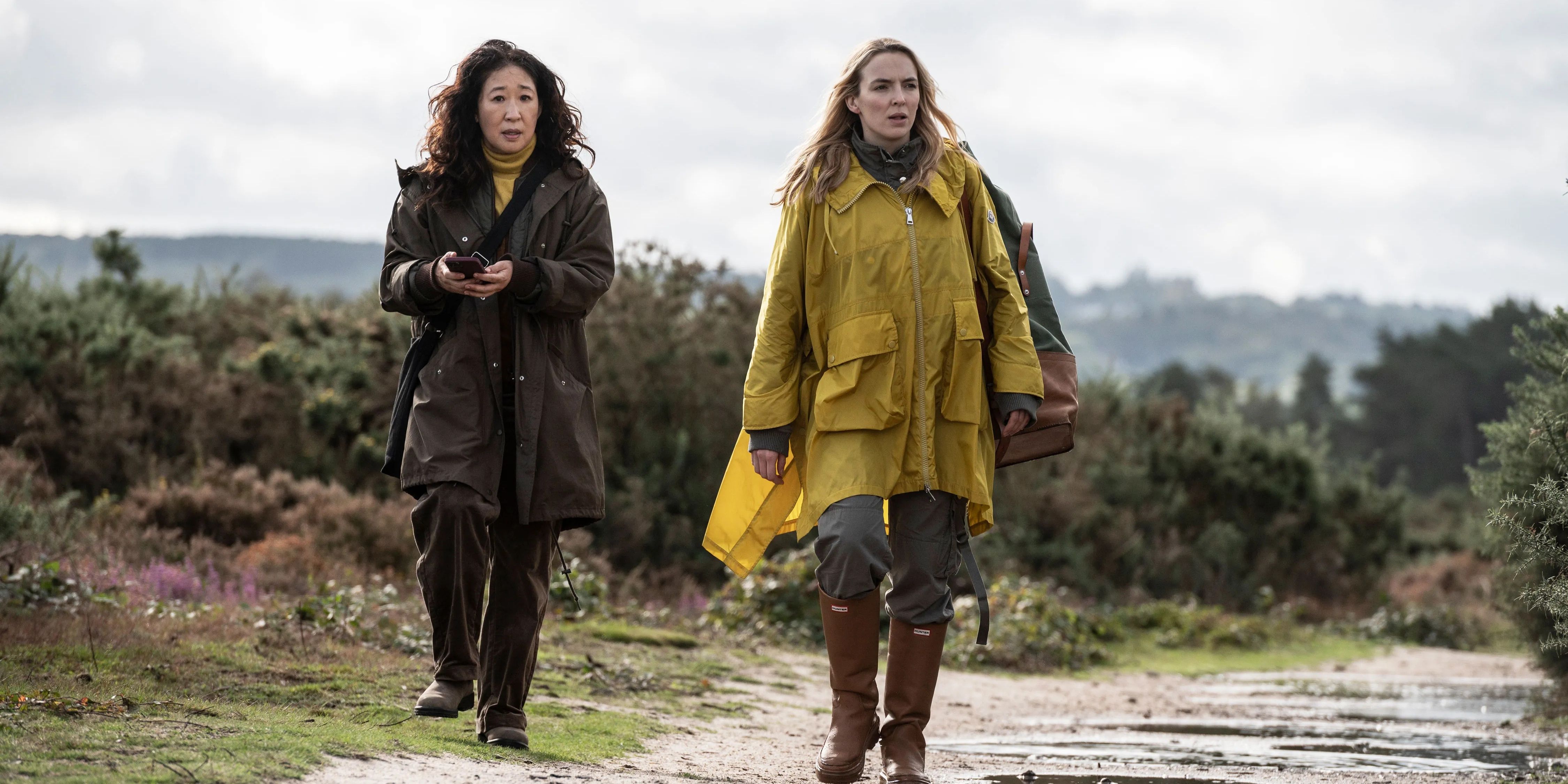 Eve and Villanelle wearing coats and walking side by side in the Killing Eve series finale