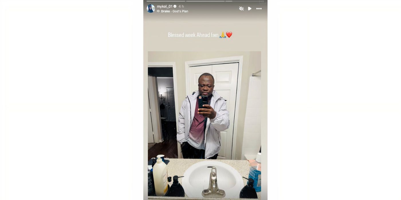 Michael Ilesanmi in 90 Day Fiance in bathroom selfie for Instagram Story