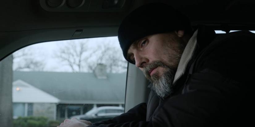 Noah wearing a cap in The Night Agent season 2