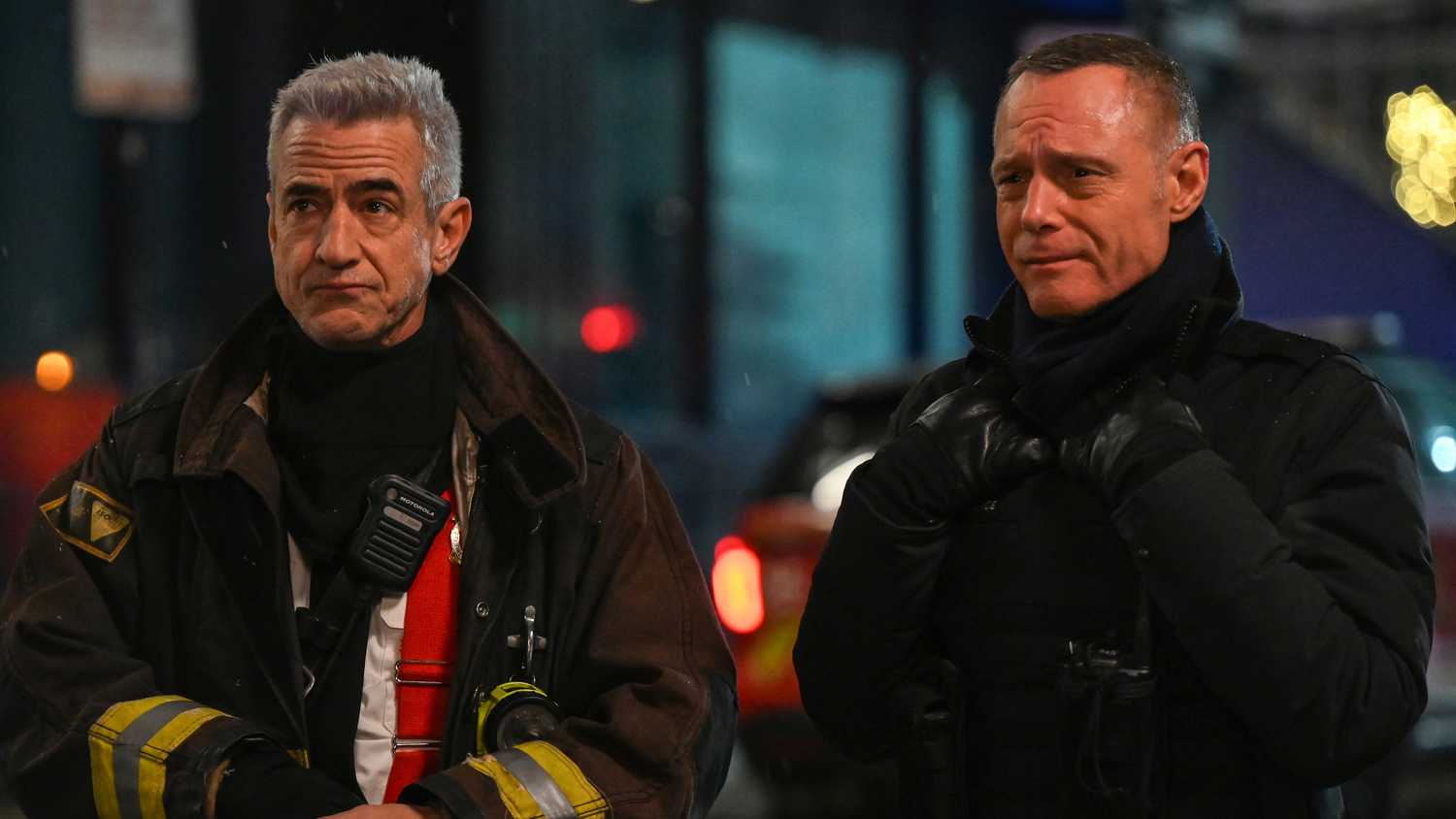 Dermot Mulroney as Chief Dom Pascal and Jason Beghe as Sgt. Hank Voight in Chicago P.D.