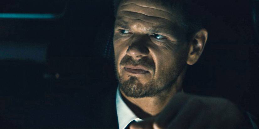 Billy (Jon Beavers) scrunching his face in Paradise episode 3