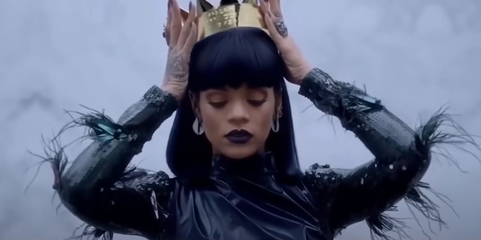 rihanna super bowl kostüm