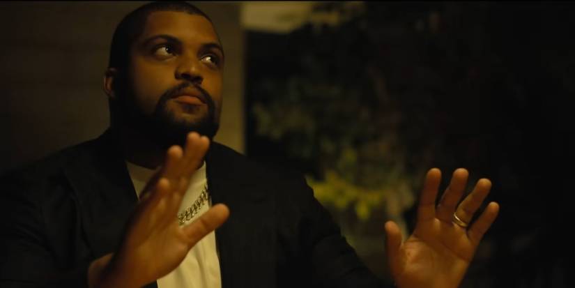 O'Shea Jackson, Jr raising his arms in Den of Thieves 2 Pantera