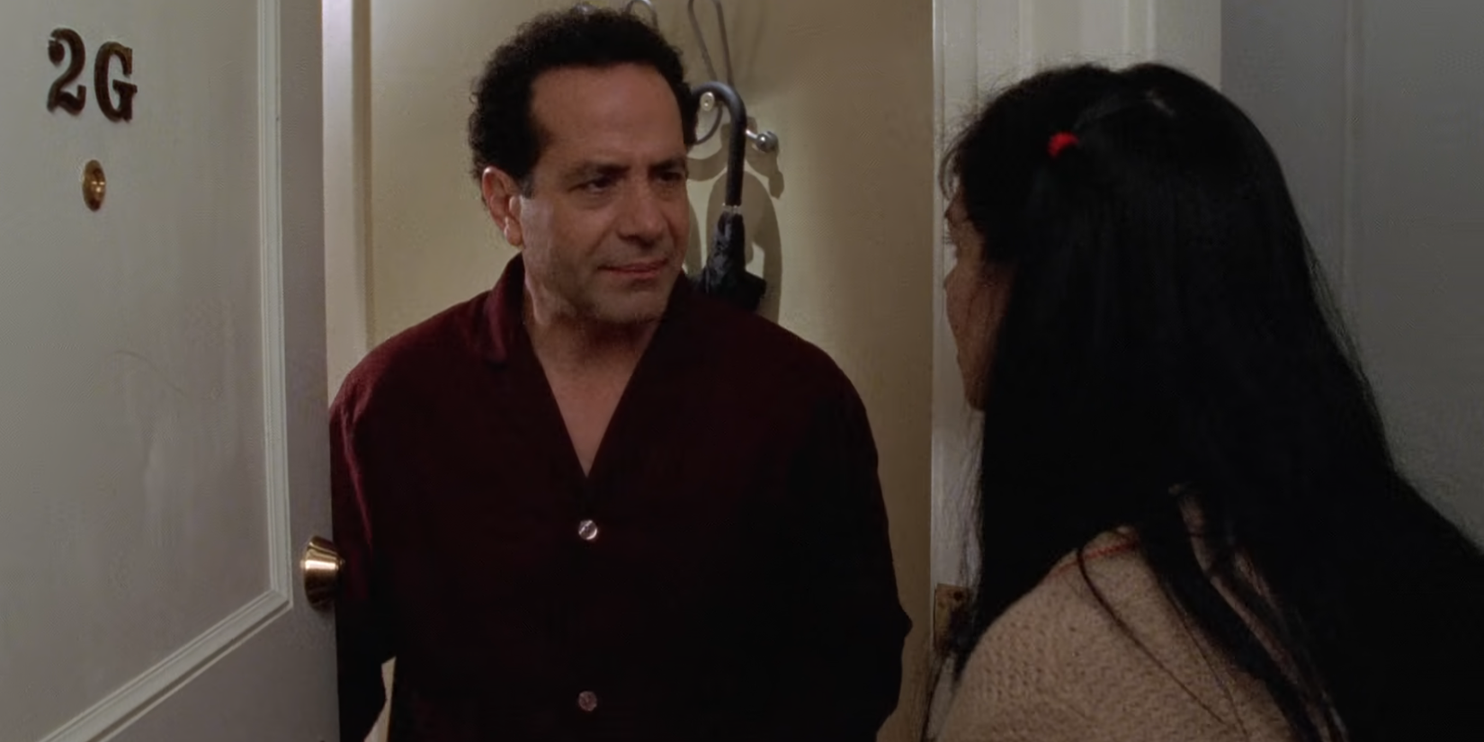Adrian Monk (Tony Shalhoub) talks to Marci (Sarah Silverman) in Monk season 2, episode 12