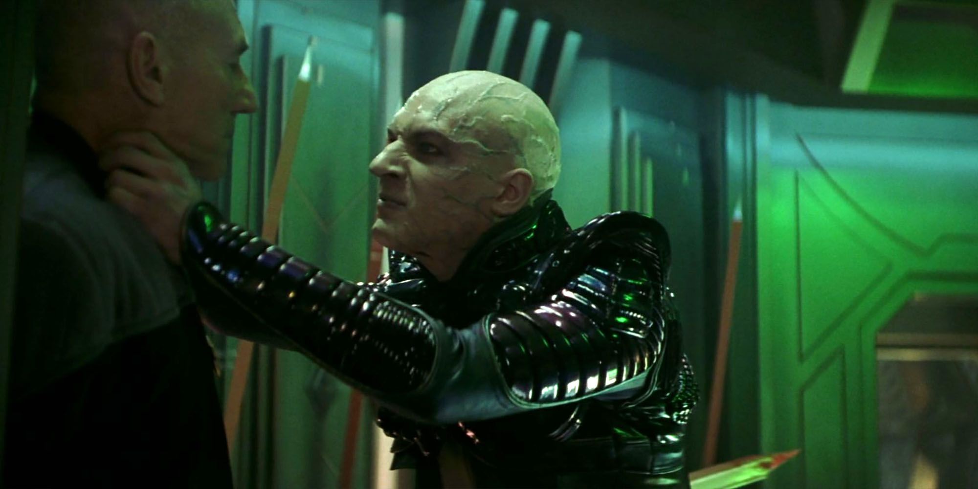 Shinzon (Tom Hardy) stabbed as he chokes Captain Jean-Luc Picard (Patrick Stewart) in Star Trek Nemesis