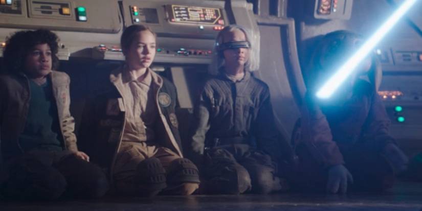 Skeleton Crew Kids Threatend By Jod With Lightsaber
