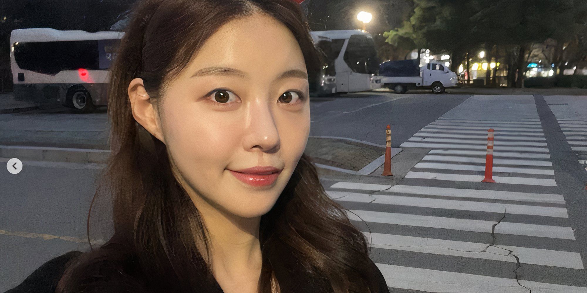 Single&rsquo;s Inferno Jung You-Jin smiling outside at night