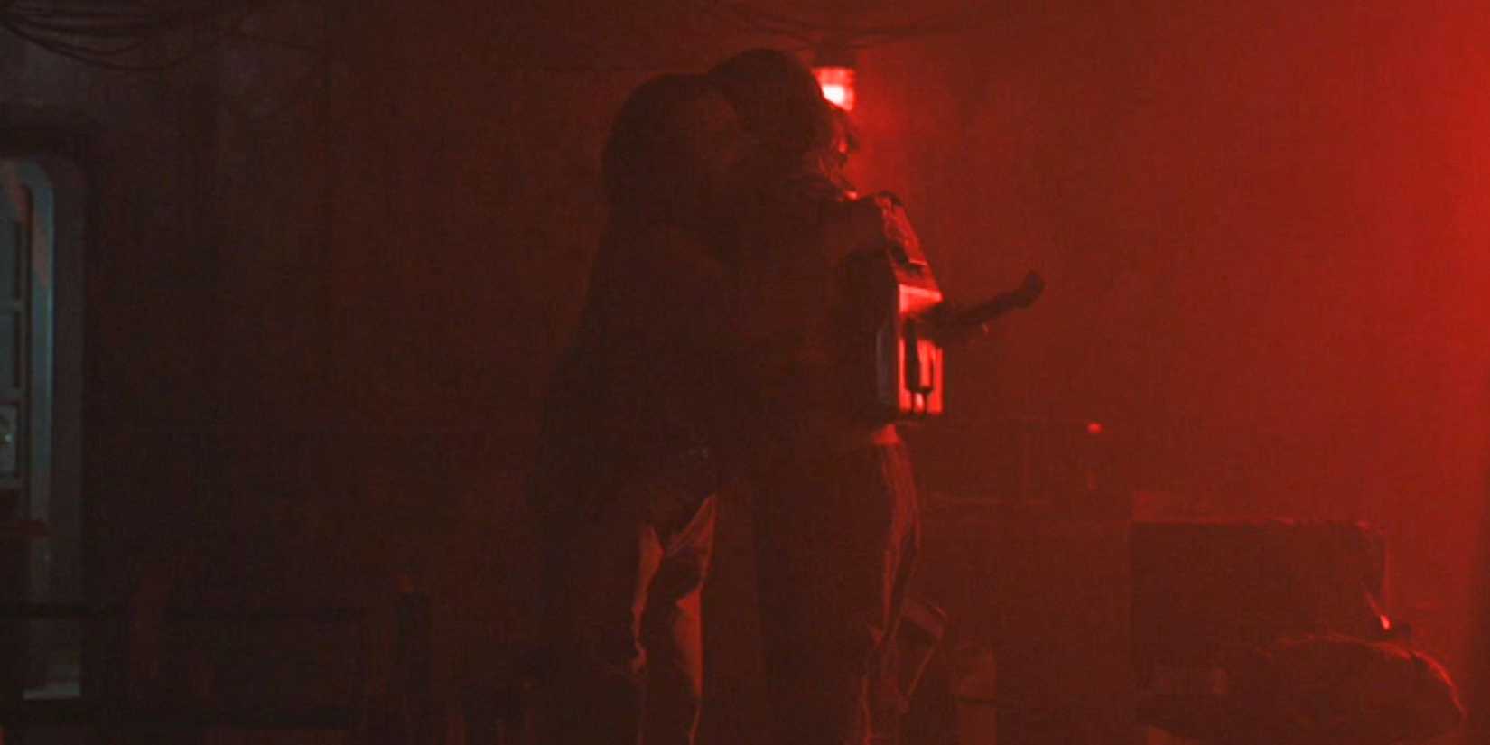 Jimmy and Juliette hugging in Silo