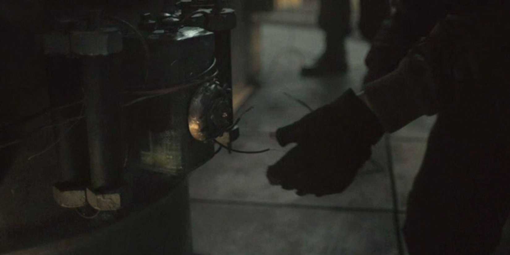 The fake bomb on the generator in Silo season 2