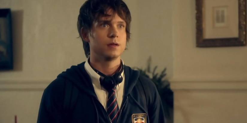 Young Mike Ross in Suits