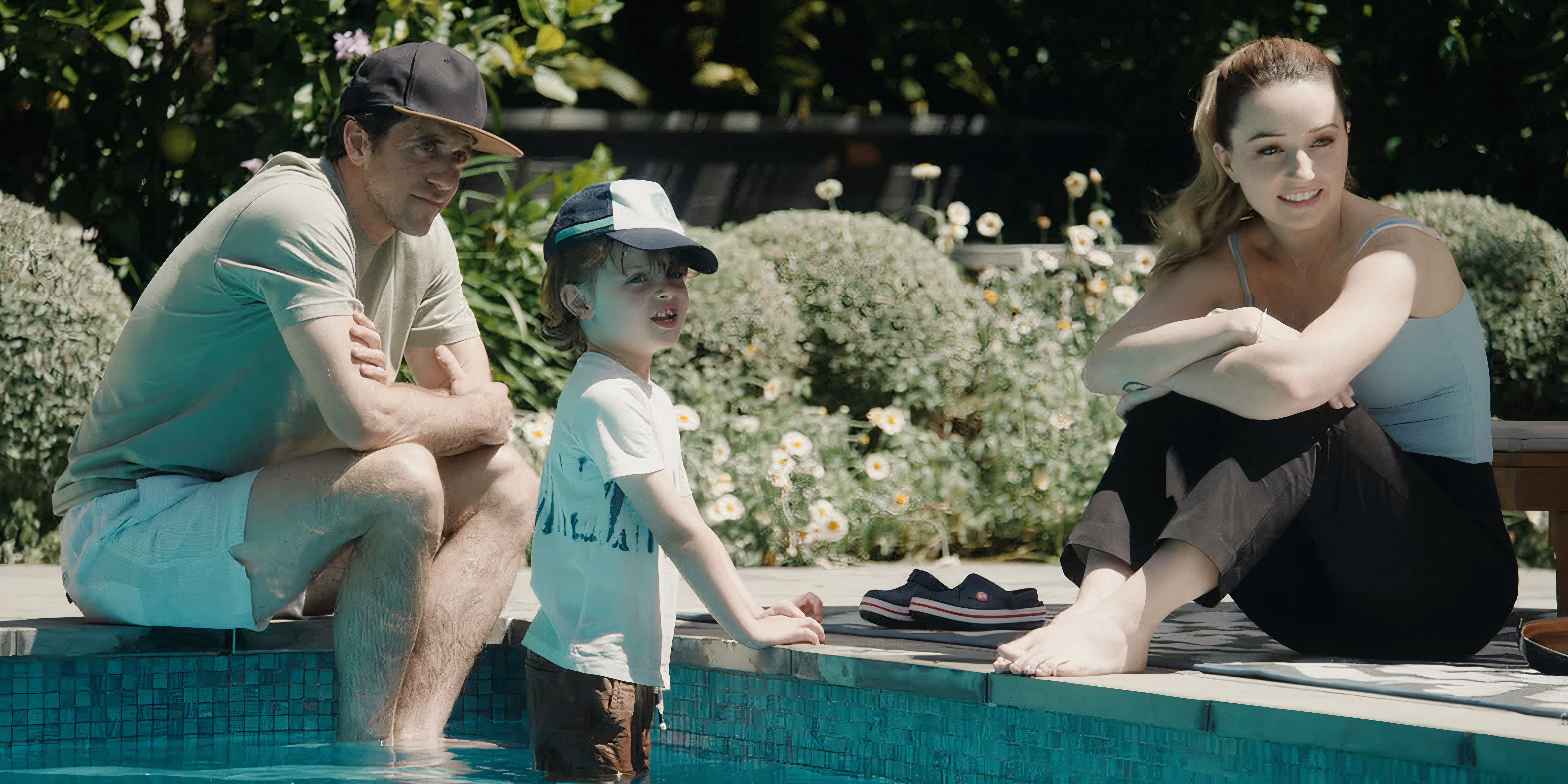 Clive, Oli e Belle estão à beira da piscina em vinagre de maçã