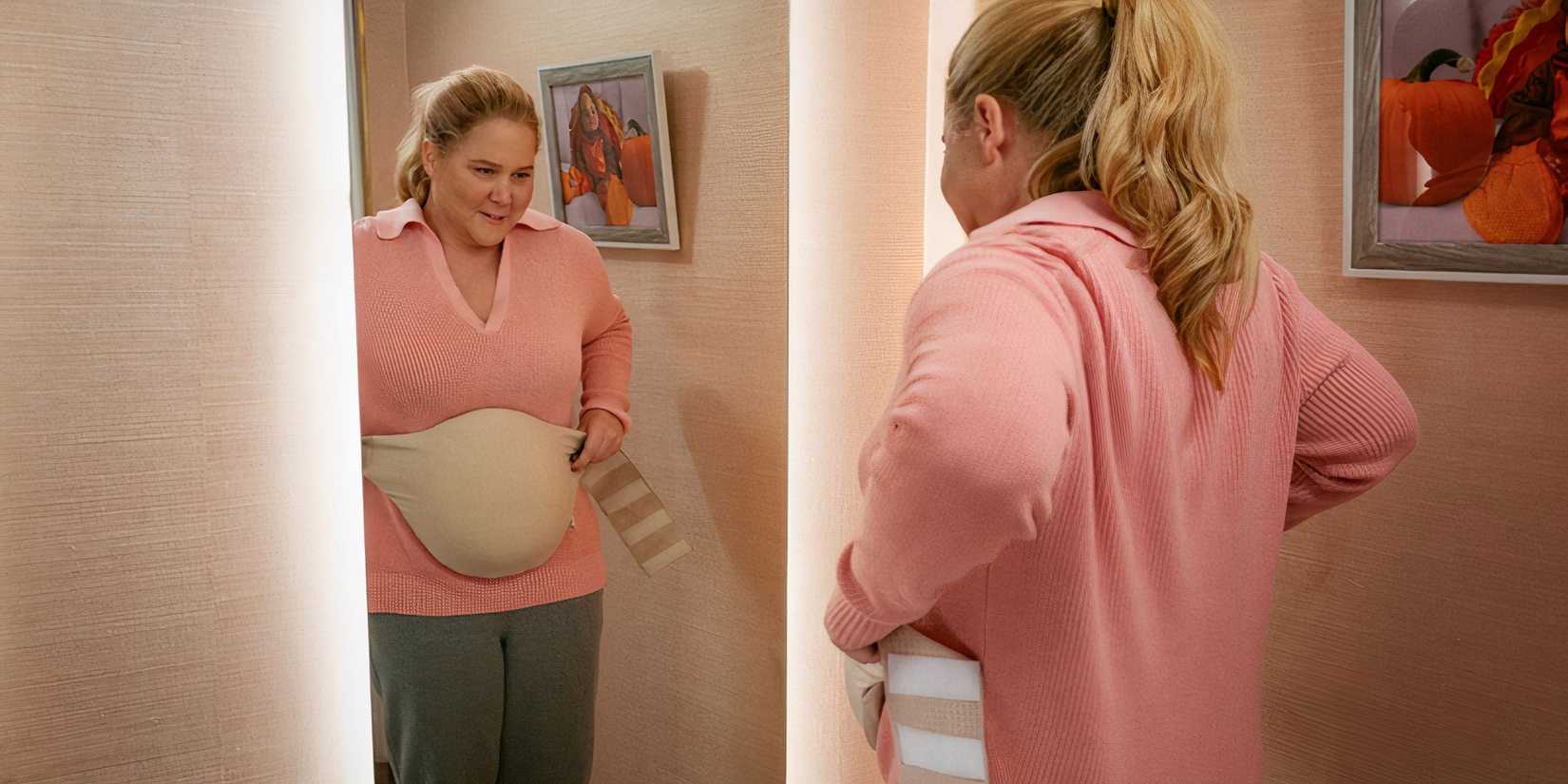 Amy Schumer as Lainy in Kinda Pregnant