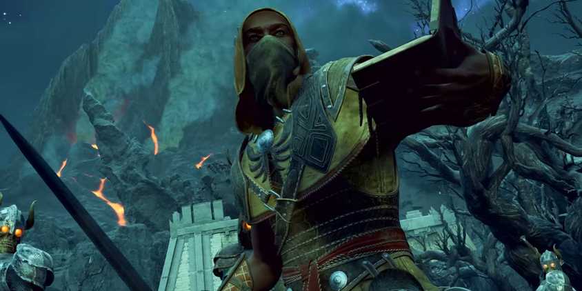 The player character with a sword and a grimoire in Avowed