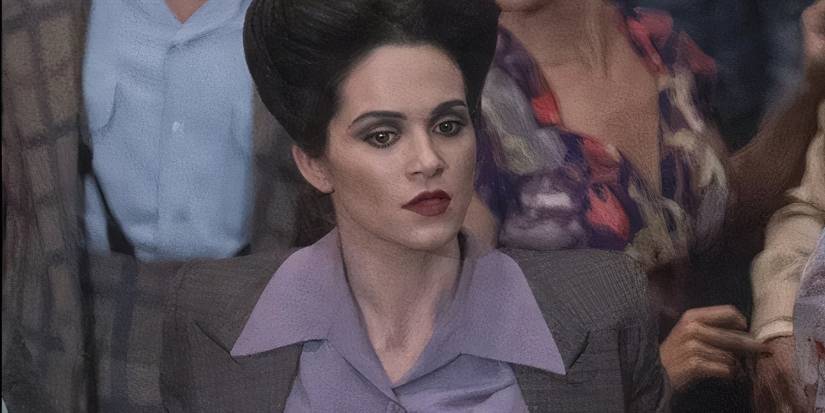 Bernadette (Stephanie Rivera) standing in a crowd in Penny Dreadful City of Angels