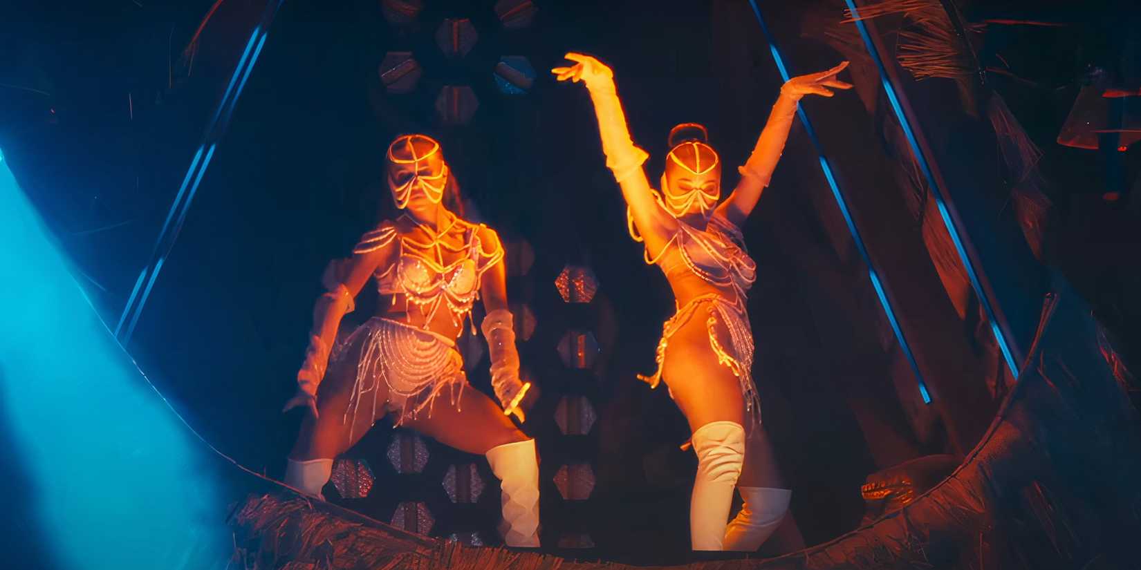 Cafe Del Mar dancers in The White Lotus.
